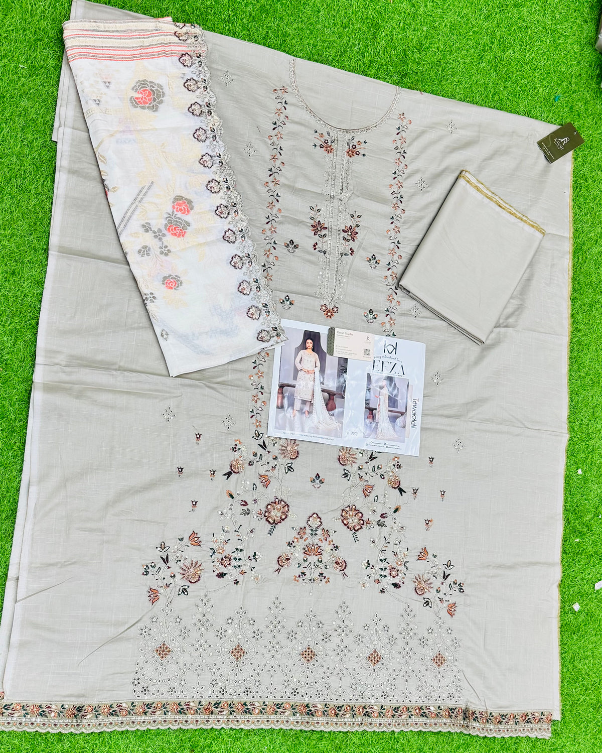 Efza 3pcs Un-Stitched Emb Lawn [D-2971]